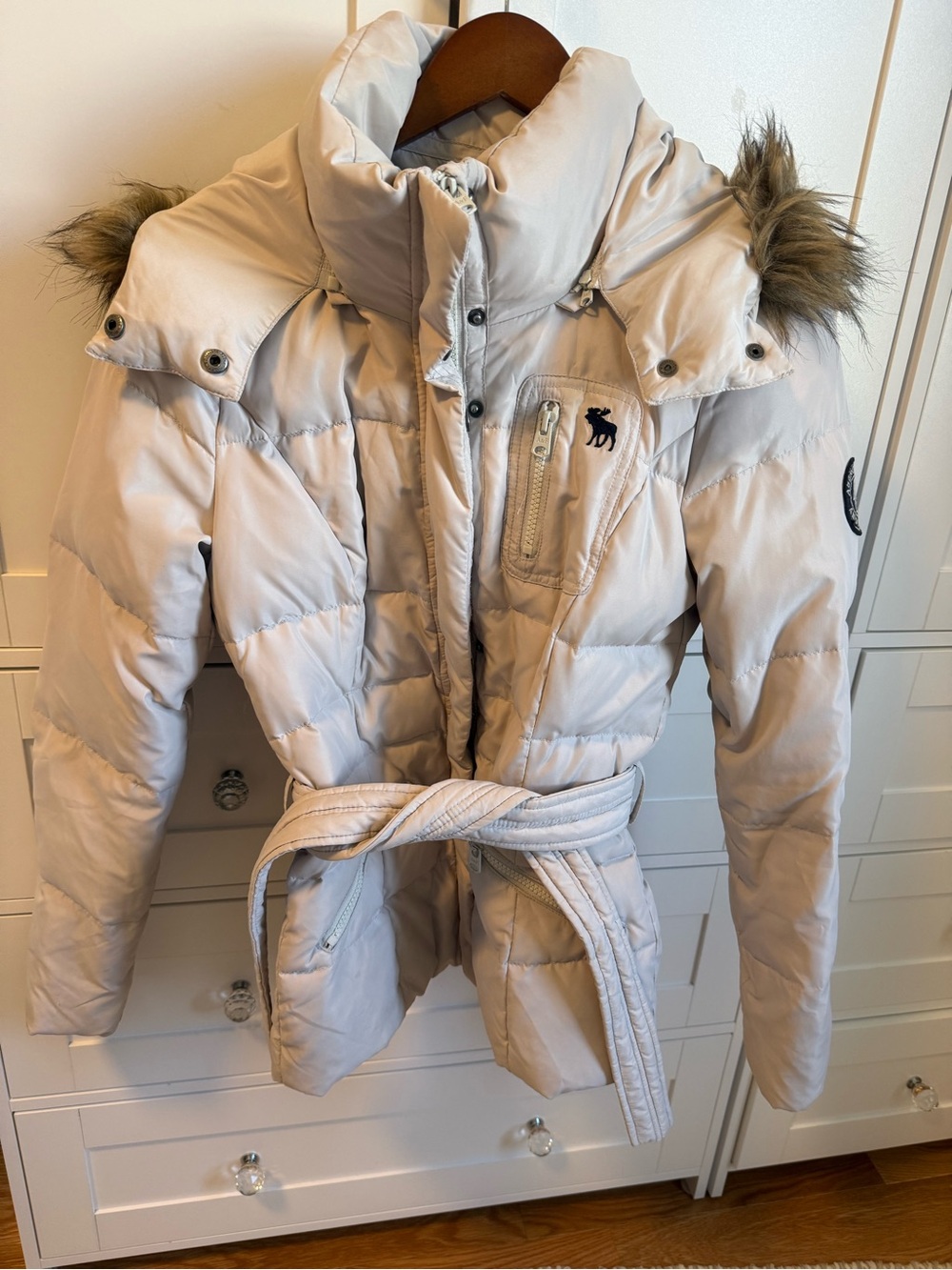 Abercrombie & Fitch Light Beige Quilted Puffer Coat with Hood and Belt